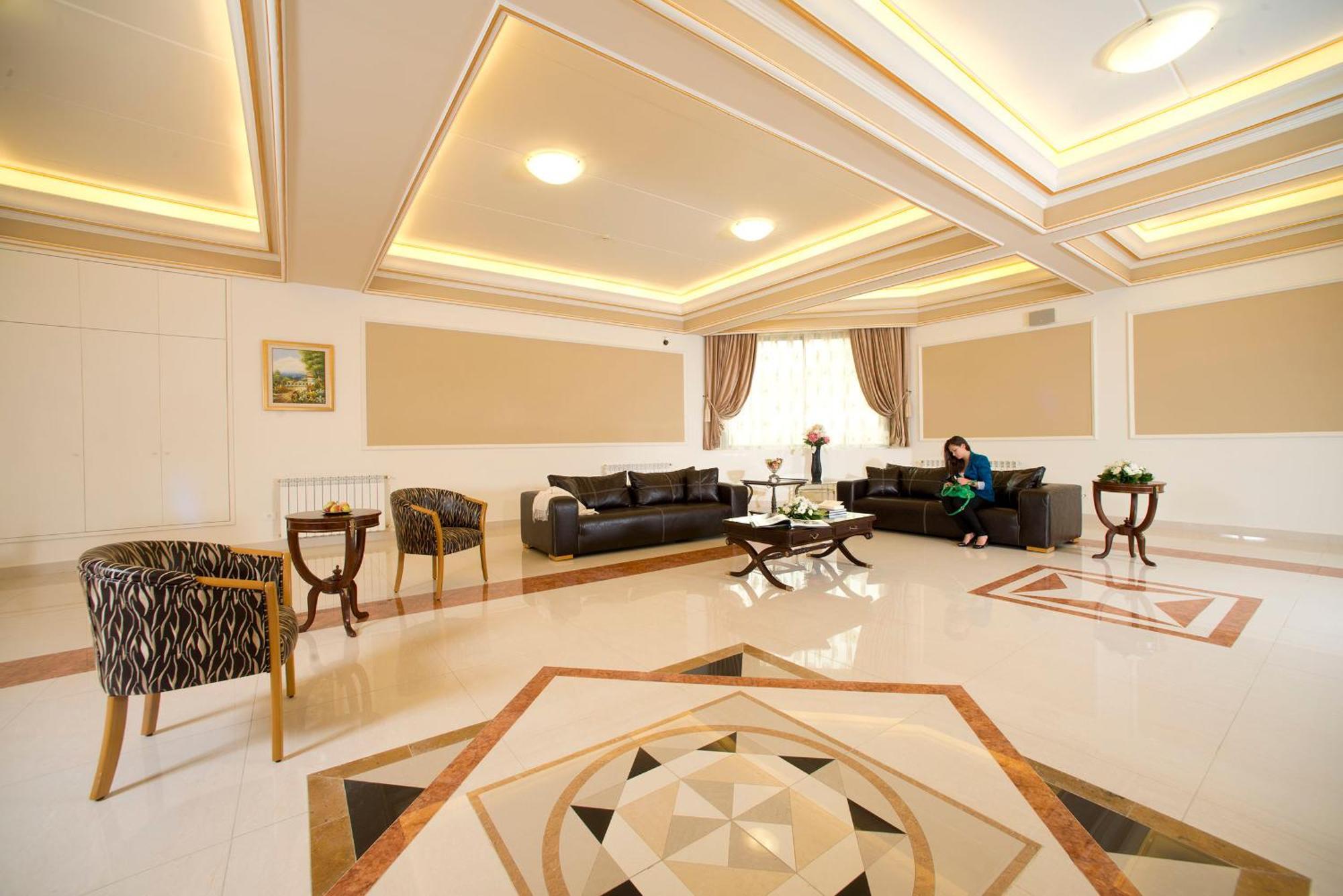 Liqaa Hotel Beirut Exteriör bild