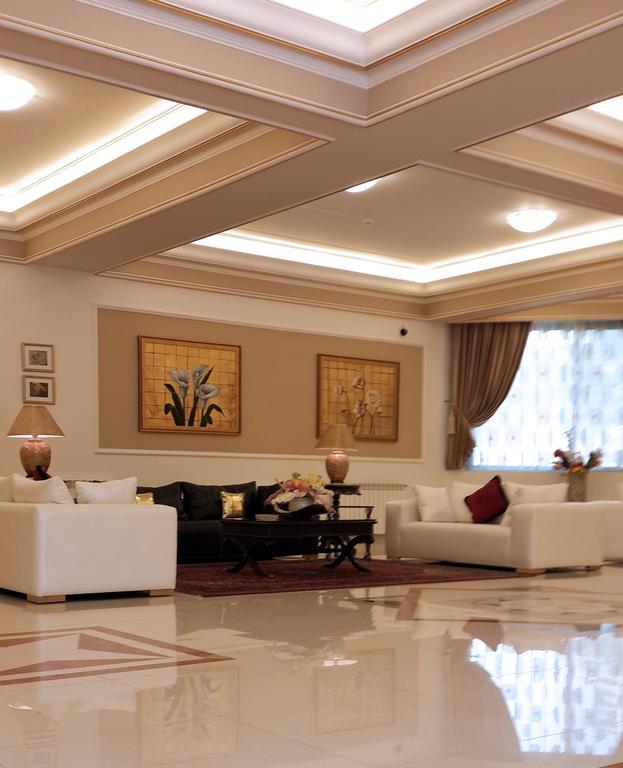 Liqaa Hotel Beirut Exteriör bild